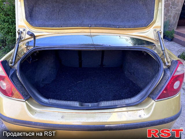 Жовтий Форд Мондео, об'ємом двигуна 1.8 л та пробігом 300 тис. км за 3000 $, фото 8 на Automoto.ua