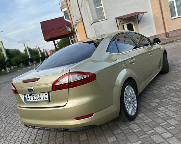 Желтый Форд Мондео, объемом двигателя 1.8 л и пробегом 239 тыс. км за 7300 $, фото 9 на Automoto.ua