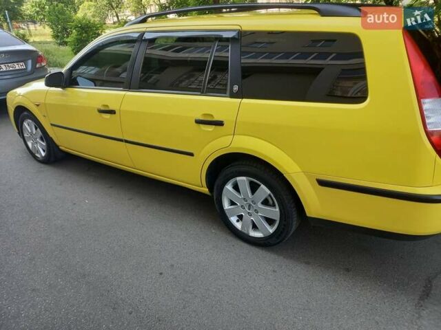 Желтый Форд Мондео, объемом двигателя 2.5 л и пробегом 430 тыс. км за 4100 $, фото 4 на Automoto.ua