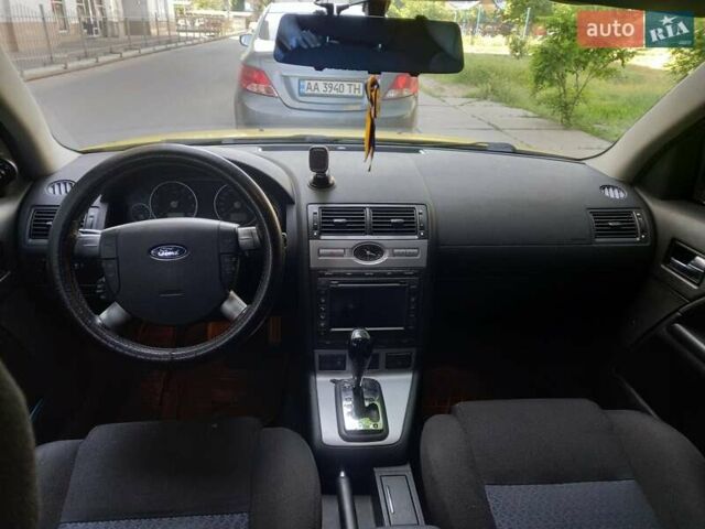 Желтый Форд Мондео, объемом двигателя 2.5 л и пробегом 430 тыс. км за 4100 $, фото 7 на Automoto.ua