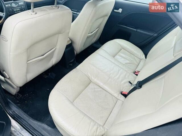 Желтый Форд Мондео, объемом двигателя 2 л и пробегом 390 тыс. км за 1999 $, фото 10 на Automoto.ua