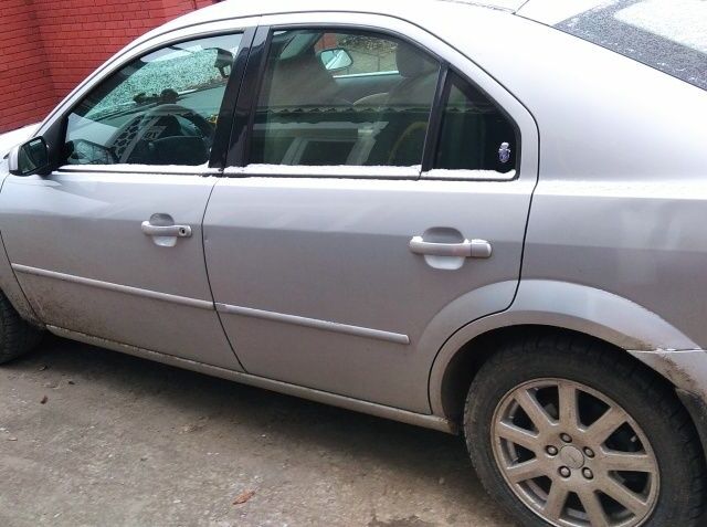 Серый Форд Мондео, объемом двигателя 2 л и пробегом 360 тыс. км за 4000 $, фото 6 на Automoto.ua