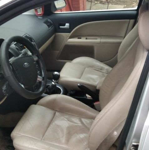 Серый Форд Мондео, объемом двигателя 2 л и пробегом 360 тыс. км за 4000 $, фото 1 на Automoto.ua