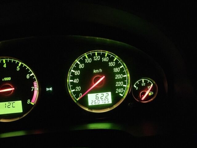 Серый Форд Мондео, объемом двигателя 2 л и пробегом 260 тыс. км за 3500 $, фото 7 на Automoto.ua