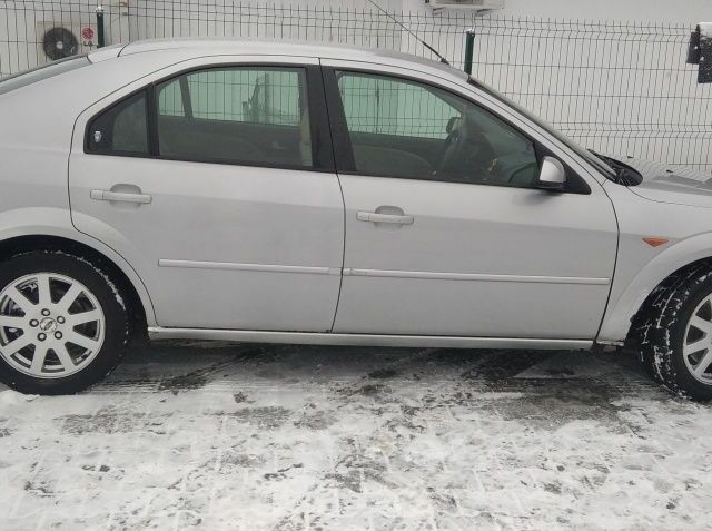 Серый Форд Мондео, объемом двигателя 2 л и пробегом 360 тыс. км за 4000 $, фото 5 на Automoto.ua