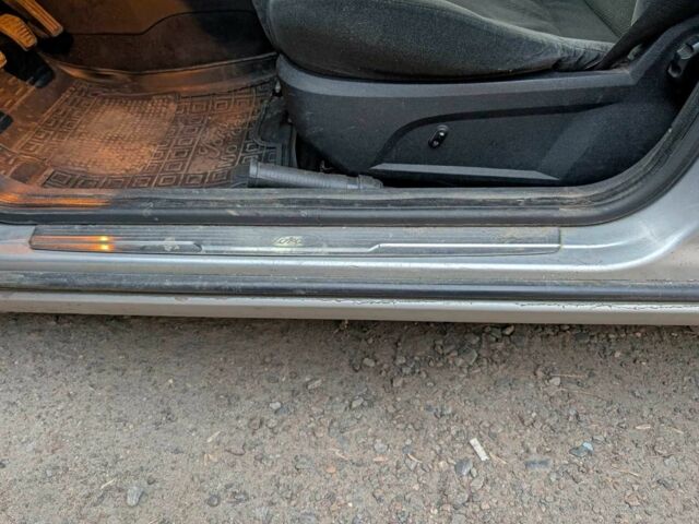 Сірий Форд Мондео, об'ємом двигуна 2 л та пробігом 330 тис. км за 2800 $, фото 20 на Automoto.ua