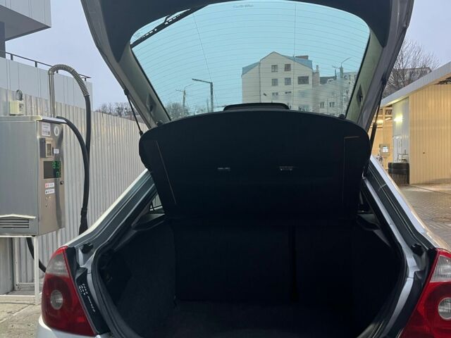 Серый Форд Мондео, объемом двигателя 1.8 л и пробегом 298 тыс. км за 4000 $, фото 11 на Automoto.ua