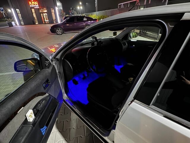 Серый Форд Мондео, объемом двигателя 1.8 л и пробегом 298 тыс. км за 4000 $, фото 4 на Automoto.ua