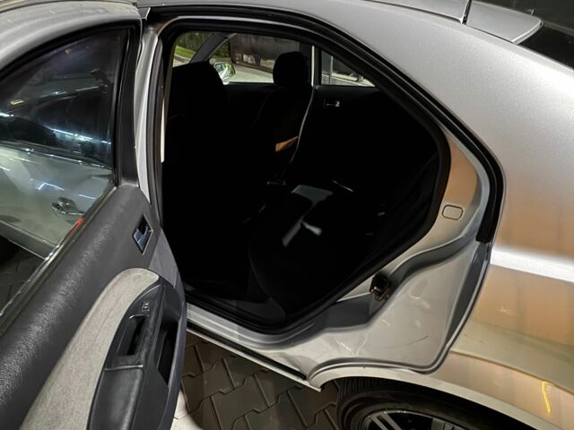 Серый Форд Мондео, объемом двигателя 1.8 л и пробегом 298 тыс. км за 4000 $, фото 6 на Automoto.ua