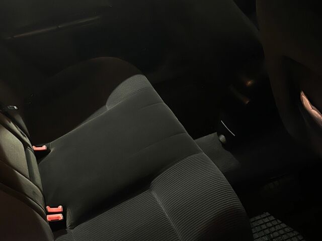 Серый Форд Мондео, объемом двигателя 1.8 л и пробегом 298 тыс. км за 4000 $, фото 9 на Automoto.ua