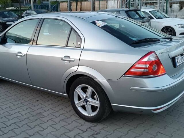 Серый Форд Мондео, объемом двигателя 2.5 л и пробегом 74 тыс. км за 4072 $, фото 4 на Automoto.ua