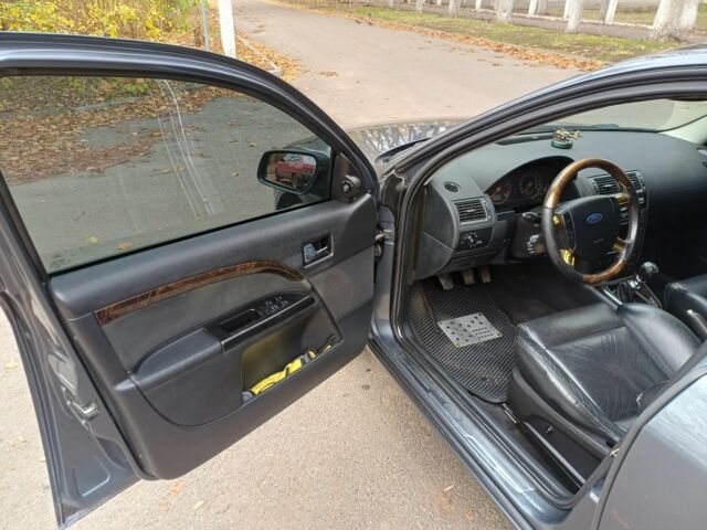 Сірий Форд Мондео, об'ємом двигуна 2.2 л та пробігом 271 тис. км за 3700 $, фото 10 на Automoto.ua