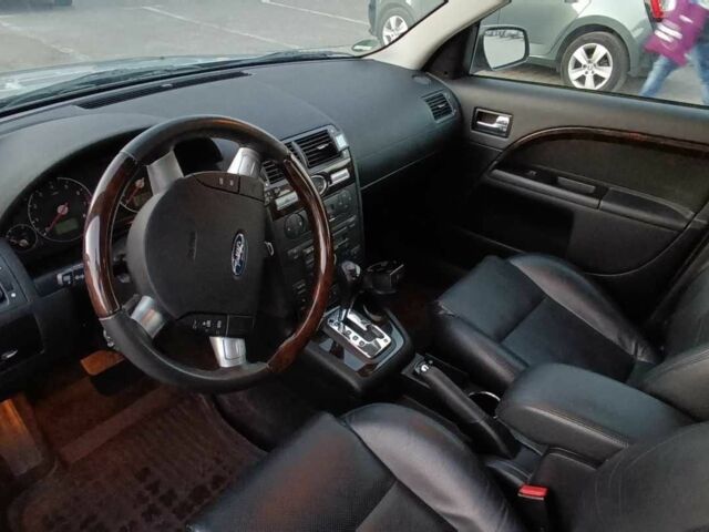 Серый Форд Мондео, объемом двигателя 2.5 л и пробегом 74 тыс. км за 4072 $, фото 13 на Automoto.ua