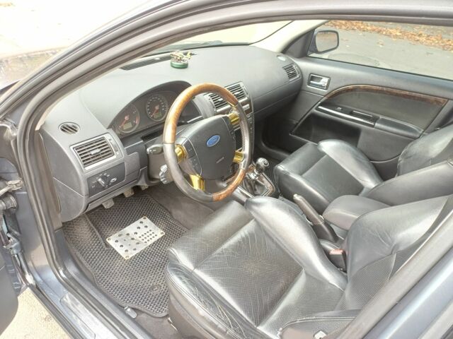 Сірий Форд Мондео, об'ємом двигуна 2.2 л та пробігом 271 тис. км за 3700 $, фото 9 на Automoto.ua