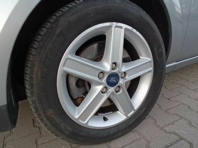 Серый Форд Мондео, объемом двигателя 2.5 л и пробегом 74 тыс. км за 4072 $, фото 5 на Automoto.ua