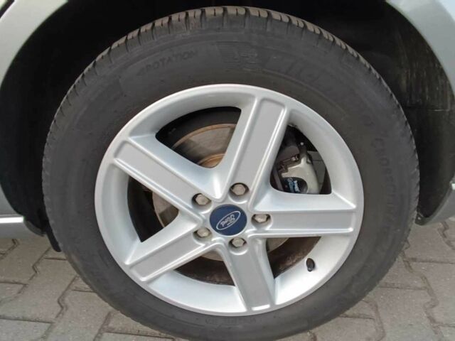 Серый Форд Мондео, объемом двигателя 2.5 л и пробегом 74 тыс. км за 4072 $, фото 7 на Automoto.ua