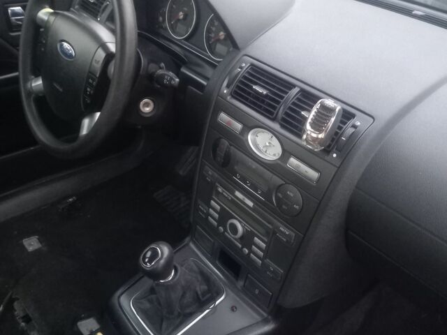 Сірий Форд Мондео, об'ємом двигуна 0 л та пробігом 280 тис. км за 1100 $, фото 10 на Automoto.ua