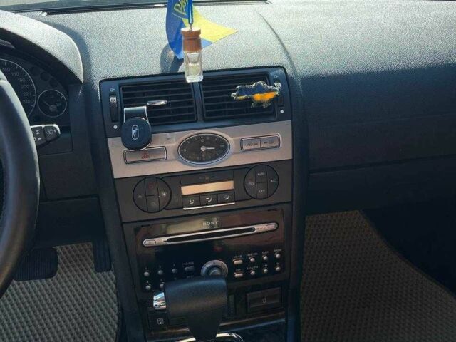 Серый Форд Мондео, объемом двигателя 2 л и пробегом 360 тыс. км за 4500 $, фото 12 на Automoto.ua