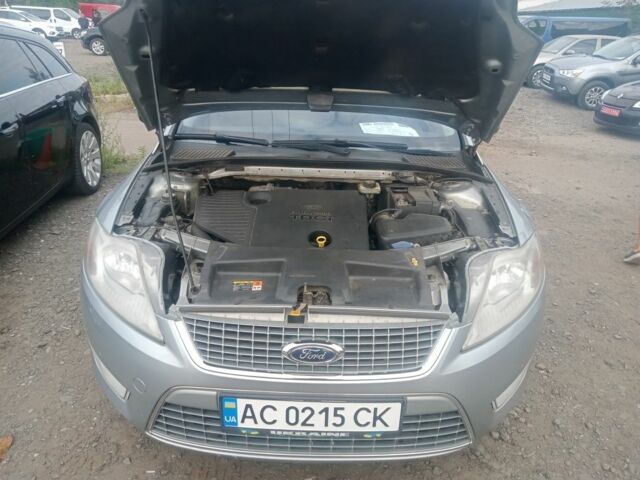 Серый Форд Мондео, объемом двигателя 1.8 л и пробегом 292 тыс. км за 7200 $, фото 7 на Automoto.ua