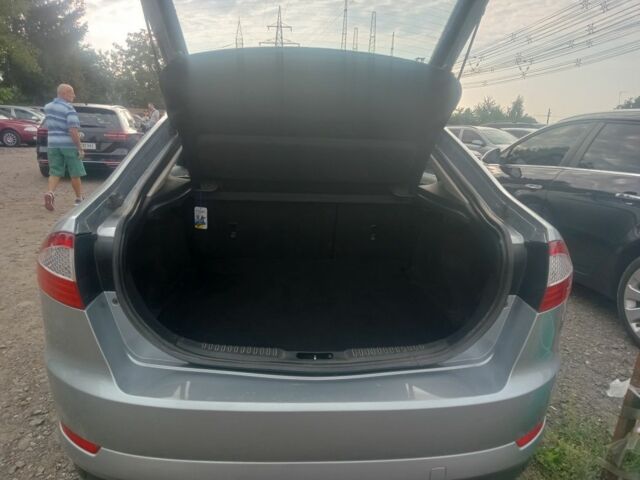 Серый Форд Мондео, объемом двигателя 1.8 л и пробегом 292 тыс. км за 7200 $, фото 6 на Automoto.ua