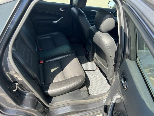 Серый Форд Мондео, объемом двигателя 2 л и пробегом 302 тыс. км за 5300 $, фото 6 на Automoto.ua