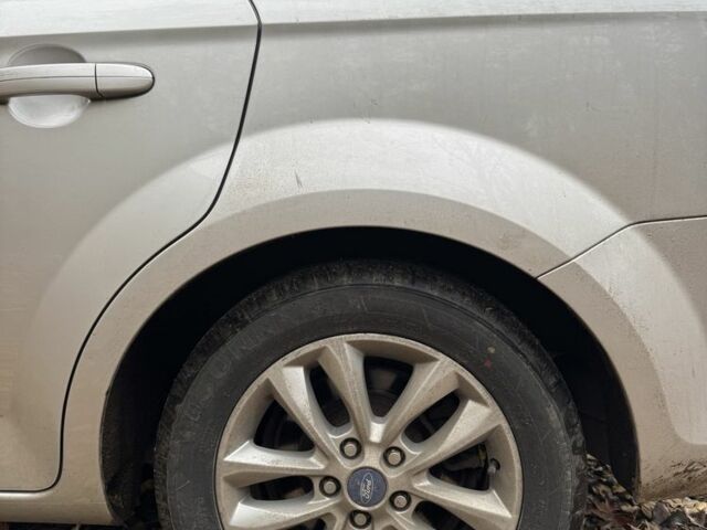 Серый Форд Мондео, объемом двигателя 2 л и пробегом 322 тыс. км за 4200 $, фото 4 на Automoto.ua