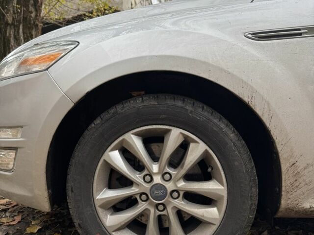 Серый Форд Мондео, объемом двигателя 2 л и пробегом 322 тыс. км за 4200 $, фото 9 на Automoto.ua