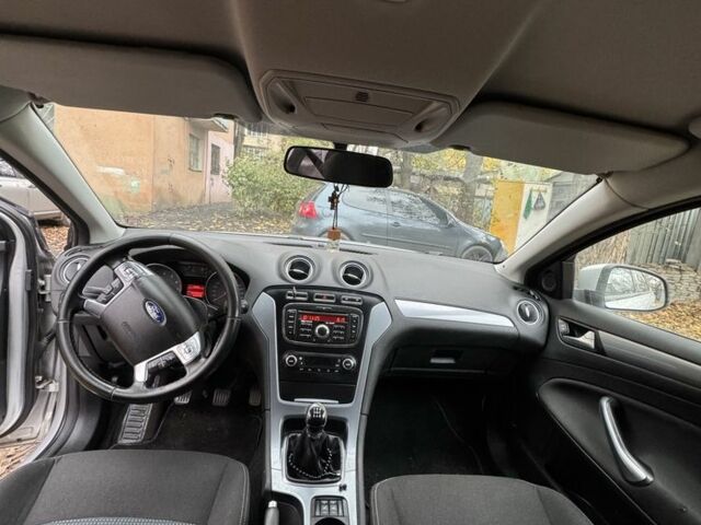 Серый Форд Мондео, объемом двигателя 2 л и пробегом 322 тыс. км за 4200 $, фото 13 на Automoto.ua