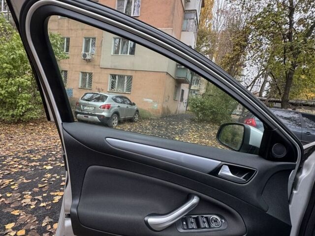 Серый Форд Мондео, объемом двигателя 2 л и пробегом 322 тыс. км за 4200 $, фото 16 на Automoto.ua