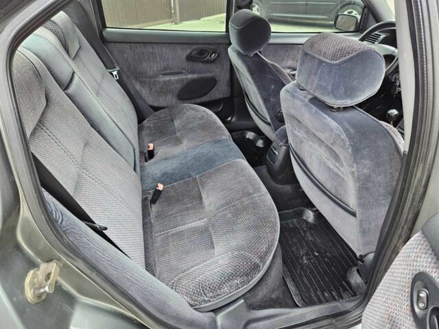 Серый Форд Мондео, объемом двигателя 2 л и пробегом 345 тыс. км за 1500 $, фото 5 на Automoto.ua