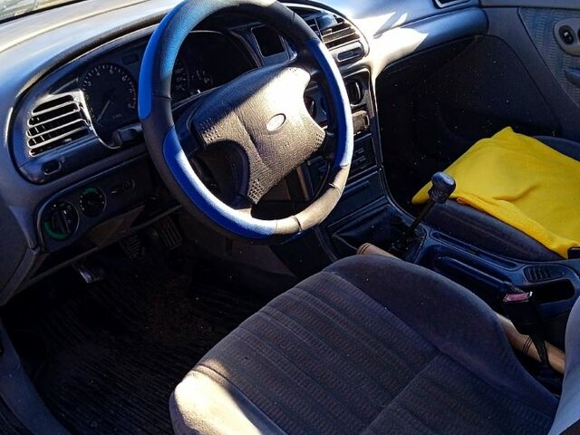 Сірий Форд Мондео, об'ємом двигуна 16 л та пробігом 160 тис. км за 1100 $, фото 4 на Automoto.ua