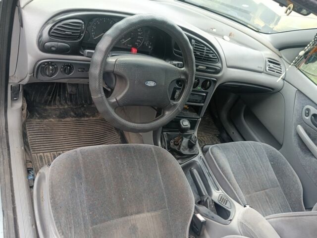 Серый Форд Мондео, объемом двигателя 2 л и пробегом 2 тыс. км за 1200 $, фото 3 на Automoto.ua