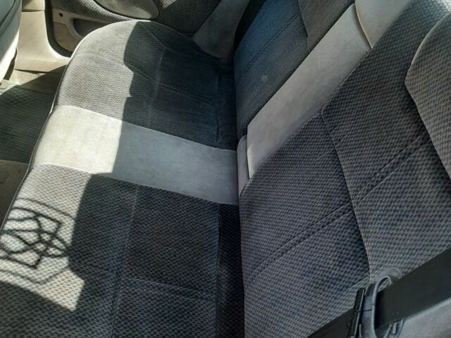 Серый Форд Мондео, объемом двигателя 1.6 л и пробегом 300 тыс. км за 1500 $, фото 6 на Automoto.ua