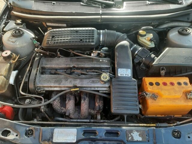 Серый Форд Мондео, объемом двигателя 1.6 л и пробегом 300 тыс. км за 1500 $, фото 7 на Automoto.ua