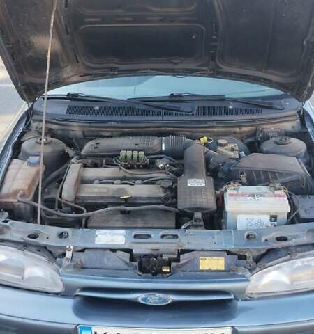 Серый Форд Мондео, объемом двигателя 1.6 л и пробегом 400 тыс. км за 1950 $, фото 5 на Automoto.ua