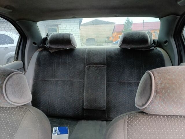 Серый Форд Мондео, объемом двигателя 1.8 л и пробегом 438 тыс. км за 900 $, фото 6 на Automoto.ua