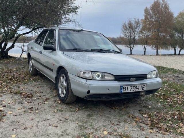 Сірий Форд Мондео, об'ємом двигуна 1.8 л та пробігом 200 тис. км за 1600 $, фото 11 на Automoto.ua