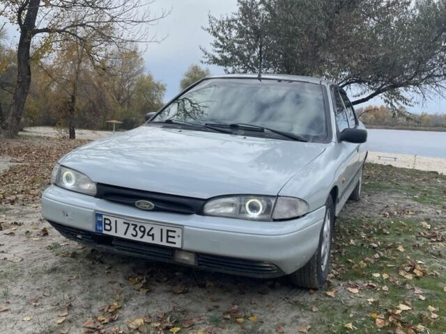 Сірий Форд Мондео, об'ємом двигуна 1.8 л та пробігом 200 тис. км за 1600 $, фото 4 на Automoto.ua