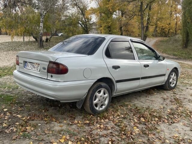 Сірий Форд Мондео, об'ємом двигуна 1.8 л та пробігом 200 тис. км за 1600 $, фото 3 на Automoto.ua