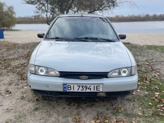 Сірий Форд Мондео, об'ємом двигуна 1.8 л та пробігом 200 тис. км за 1600 $, фото 1 на Automoto.ua