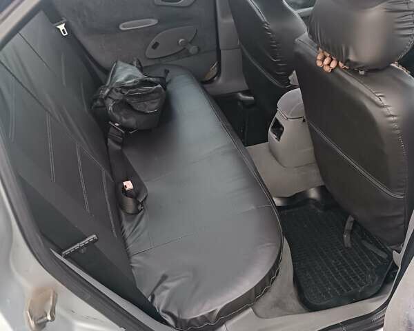 Сірий Форд Мондео, об'ємом двигуна 2 л та пробігом 154 тис. км за 2500 $, фото 1 на Automoto.ua