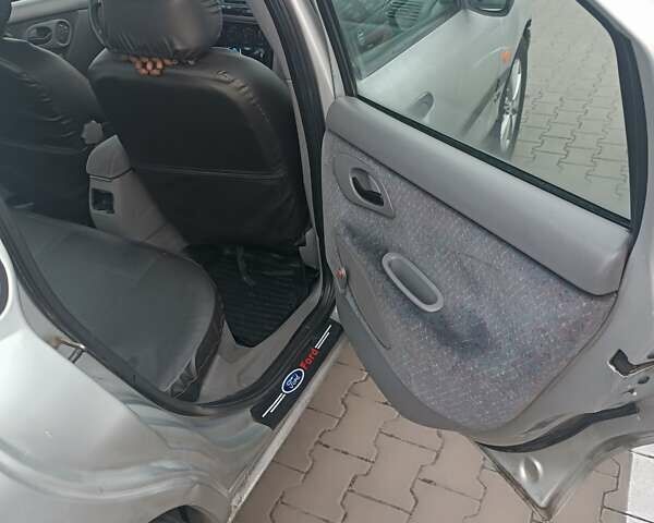 Сірий Форд Мондео, об'ємом двигуна 2 л та пробігом 154 тис. км за 2500 $, фото 2 на Automoto.ua