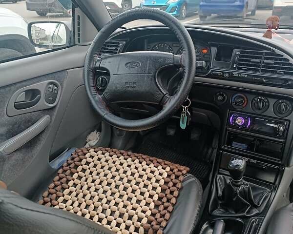 Сірий Форд Мондео, об'ємом двигуна 2 л та пробігом 154 тис. км за 2500 $, фото 15 на Automoto.ua