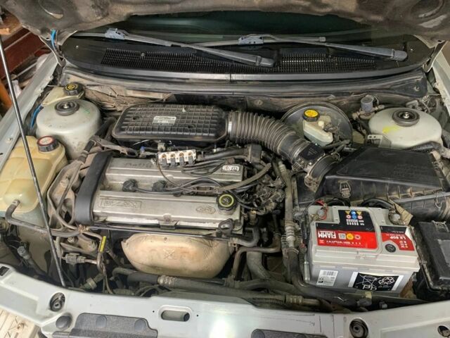 Серый Форд Мондео, объемом двигателя 1.8 л и пробегом 399 тыс. км за 2300 $, фото 4 на Automoto.ua