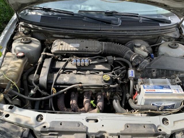 Серый Форд Мондео, объемом двигателя 0.18 л и пробегом 380 тыс. км за 1300 $, фото 7 на Automoto.ua