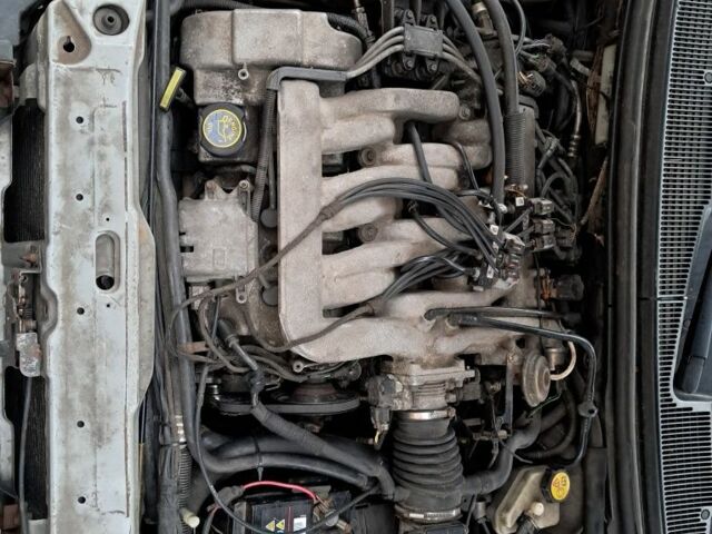 Серый Форд Мондео, объемом двигателя 2.5 л и пробегом 193 тыс. км за 1500 $, фото 8 на Automoto.ua