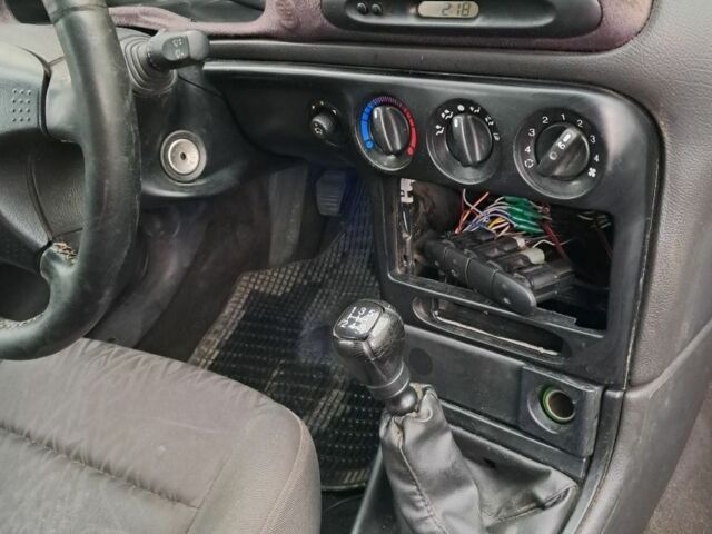 Серый Форд Мондео, объемом двигателя 2.5 л и пробегом 193 тыс. км за 1500 $, фото 12 на Automoto.ua