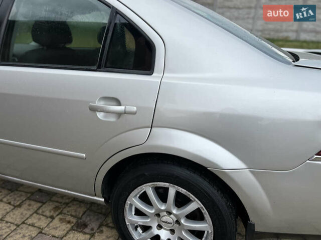 Серый Форд Мондео, объемом двигателя 1.99 л и пробегом 284 тыс. км за 2699 $, фото 8 на Automoto.ua