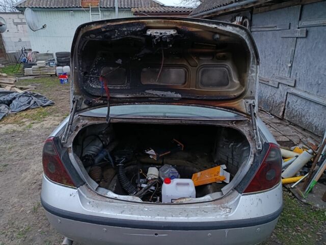 Сірий Форд Мондео, об'ємом двигуна 2.5 л та пробігом 260 тис. км за 1894 $, фото 4 на Automoto.ua