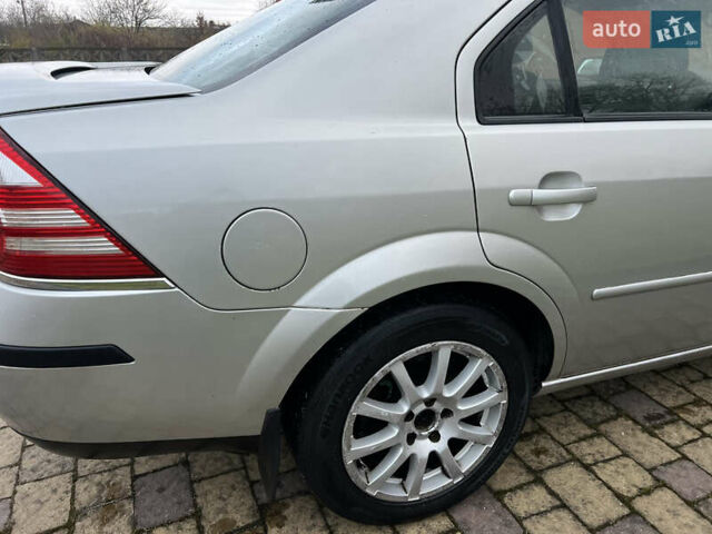 Серый Форд Мондео, объемом двигателя 1.99 л и пробегом 284 тыс. км за 2699 $, фото 6 на Automoto.ua